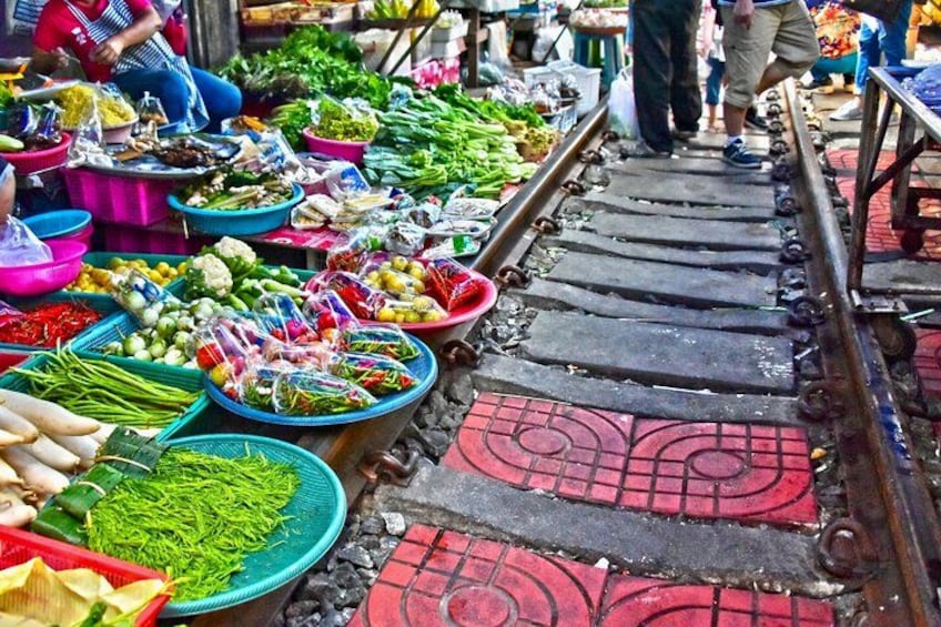 Bangkok: Floating Market and Train Market Experience 3