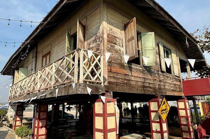 Bangkok: Floating Market and Train Market Experience 2