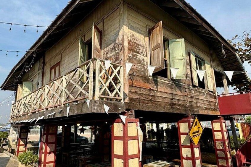 Bangkok: Floating Market and Train Market Experience 2