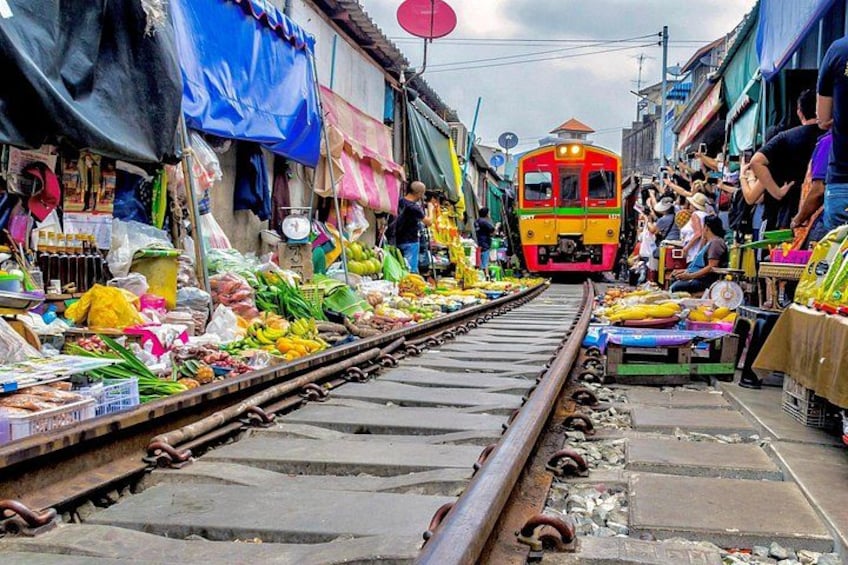 Bangkok: Floating Market and Train Market Experience 3