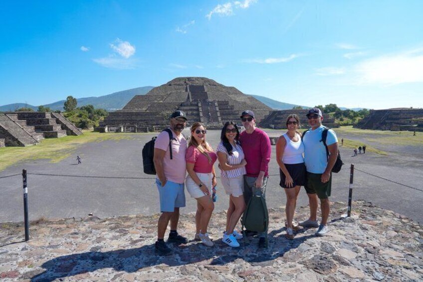 Private Tour: Mexico City to Pyramids/Basilica of Guadalupe. 4