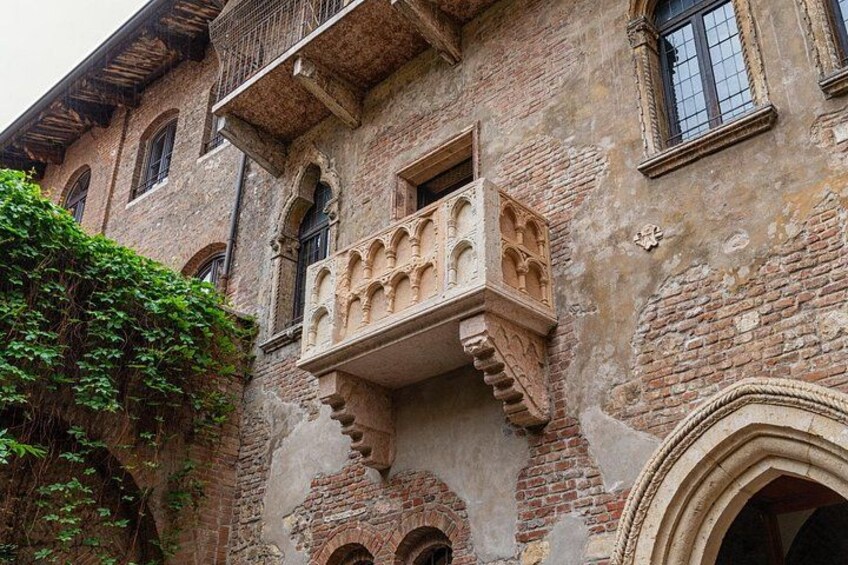 Private transfer from Zurich to Verona with 2h in Bellinzona 2