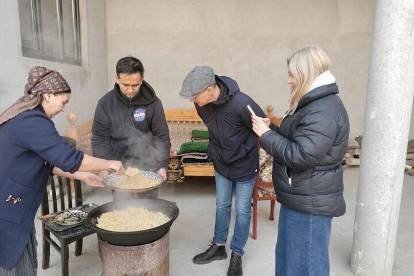 Plov Cooking Class at Local Uzbek House 4