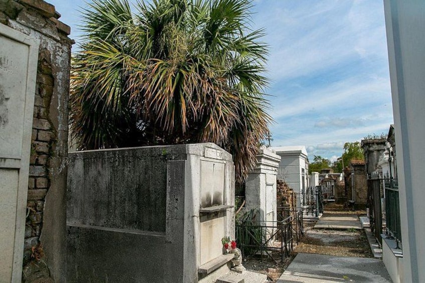 The Official Walking Tour of St. Louis Cemetery No. 1. 5