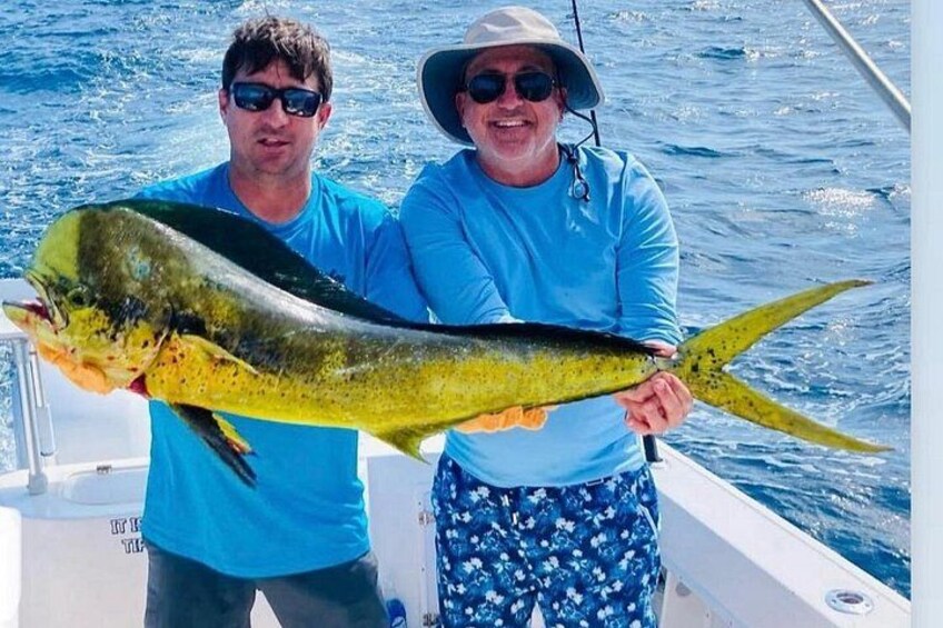 Fishing on a shared charter catching Mahi on cowboy cowgirl sportfishing 1