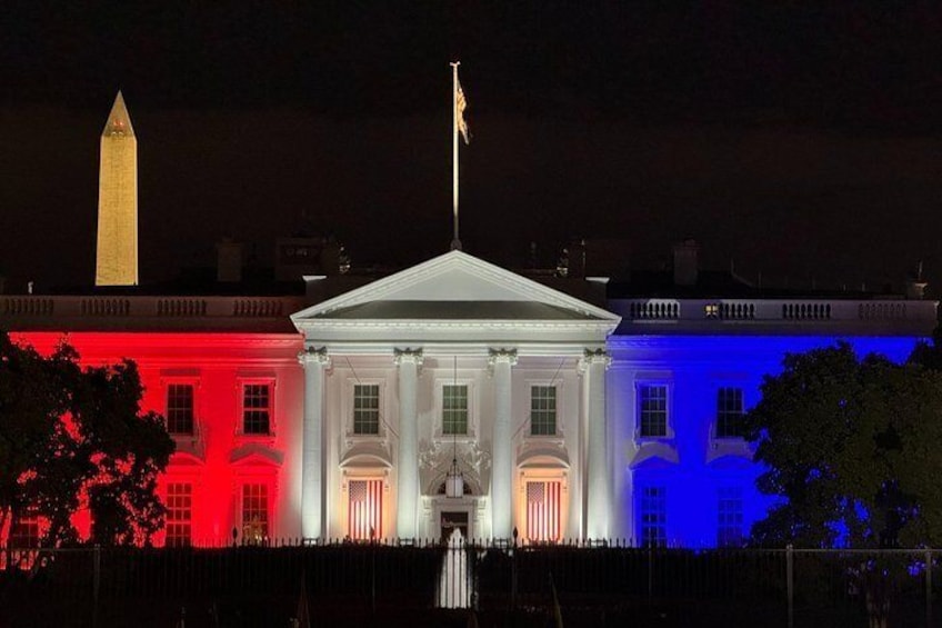 Special lighting on the White House! 4