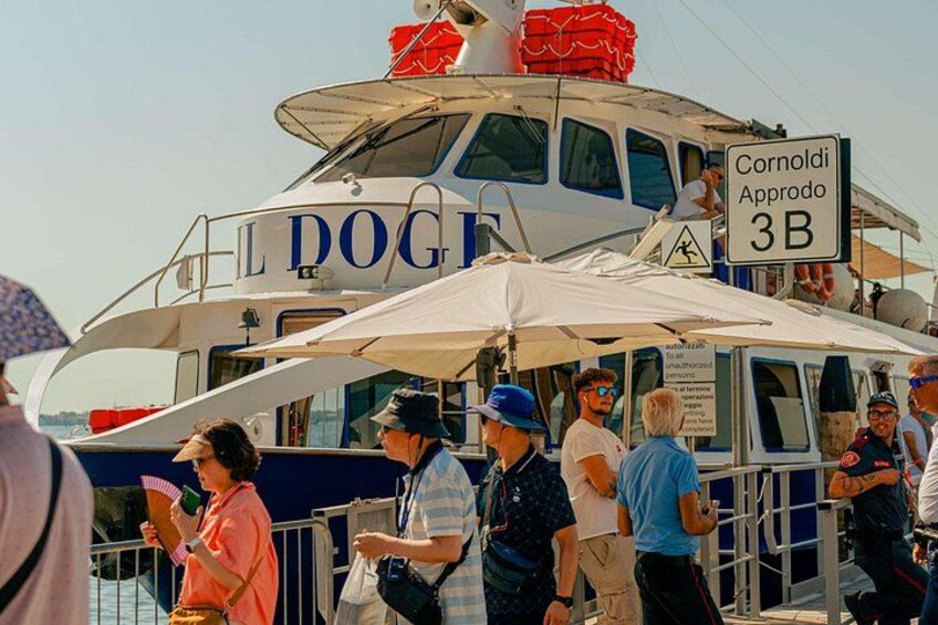 Boat excursion to the islands of Murano, Burano and Torcello 2
