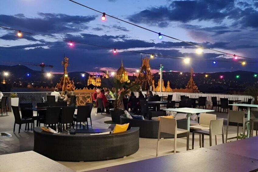 Budapest Private tour in Style City Tour with Sky Bar Cocktail 3