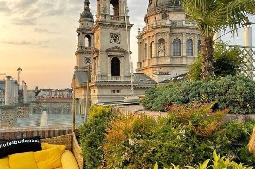 Budapest Private tour in Style City Tour with Sky Bar Cocktail 2