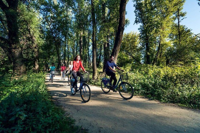 Secrets of Warsaw 4-hour Bike Tour 2