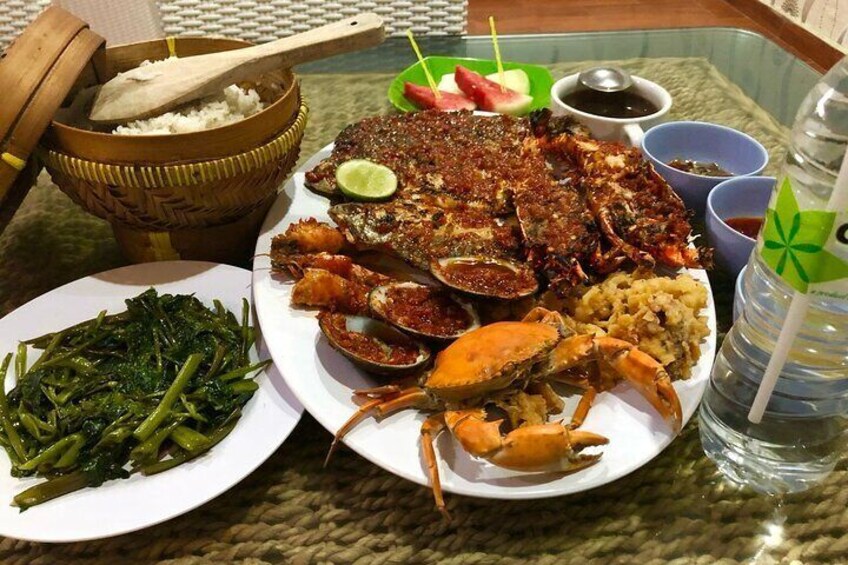 Romantic Seafood Dinner at Jimbaran Beach Bali include Sunset