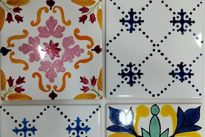 Downtown Porto Tile Painting Workshop with Porto Wine (Lapa) 3