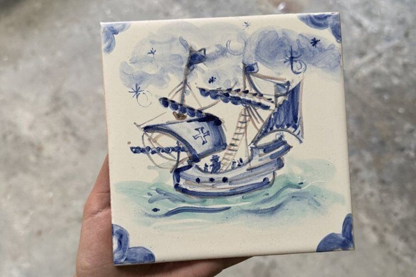 Downtown Porto Tile Painting Workshop with Porto Wine (Lapa) 2