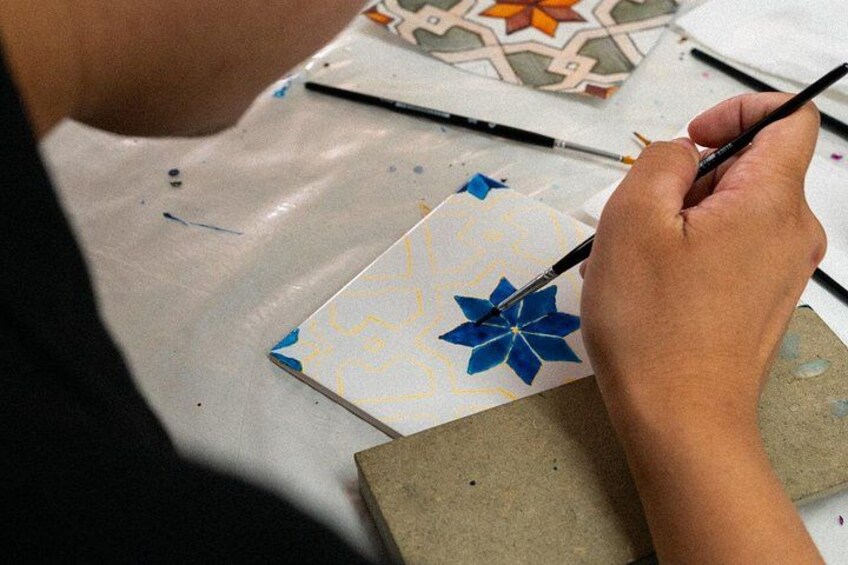 Downtown Porto Tile Painting Workshop with Porto Wine (Lapa) 5