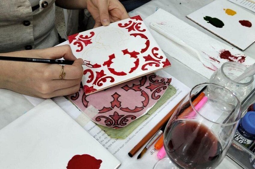 Downtown Porto Tile Painting Workshop with Porto Wine (Lapa) 2