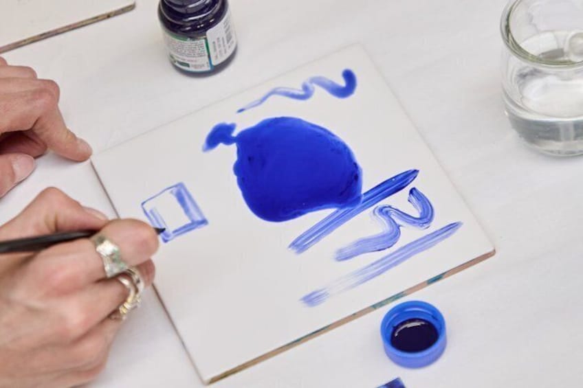 Downtown Porto Tile Painting Workshop with Porto Wine (Lapa) 2
