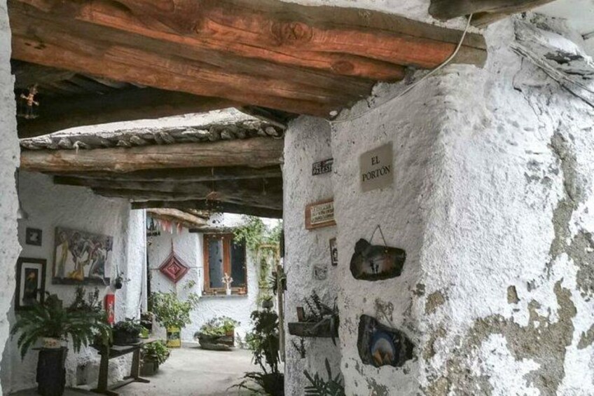 Tour to the villages of the Alpujarra from the center of Granada 1