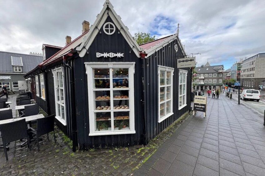 Reykjavík All In One Food Tour - Eat, Drink & Explore with Locals 2