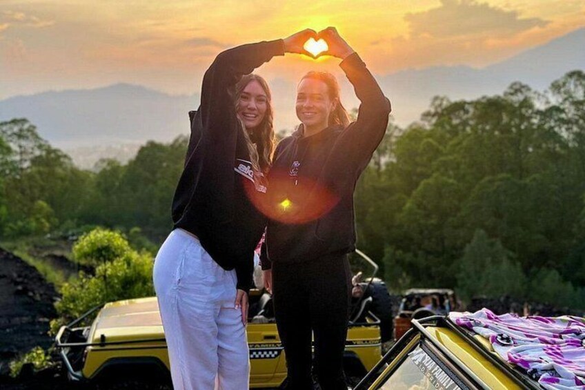 Batur 4WD Jeep Sunrise & Black Lava Tour Adventure with Breakfast 5