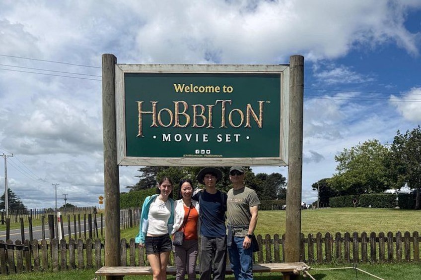 Hobbiton Movie Set Tour from Auckland – Private Ultra-Luxury 3
