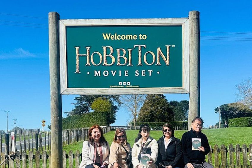 Hobbiton Movie Set Tour from Auckland – Private Ultra-Luxury 2