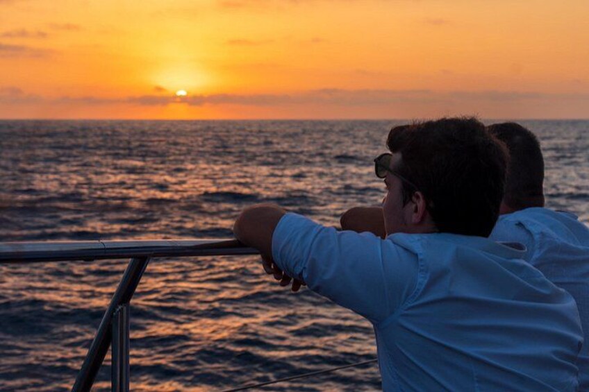 Catamaran Cruise - Bloodthirsty Islands Sunset 5