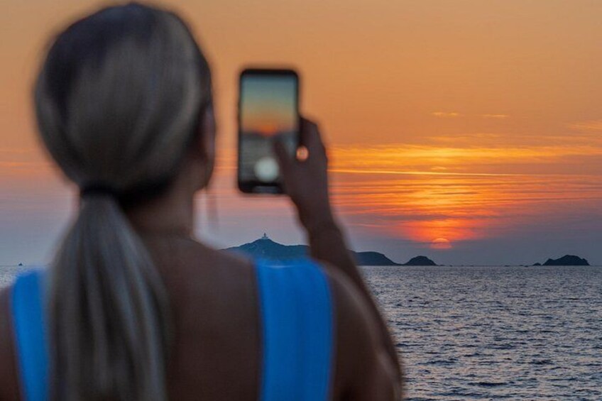 Catamaran Cruise - Bloodthirsty Islands Sunset 4