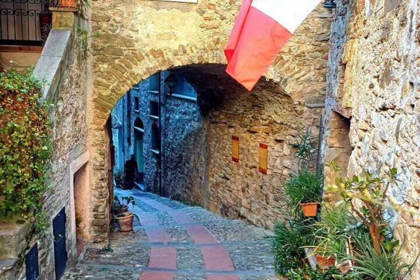 E-Bike Tour Full-Day from Ventimiglia: Nervia Valley & Dolceacqua 2