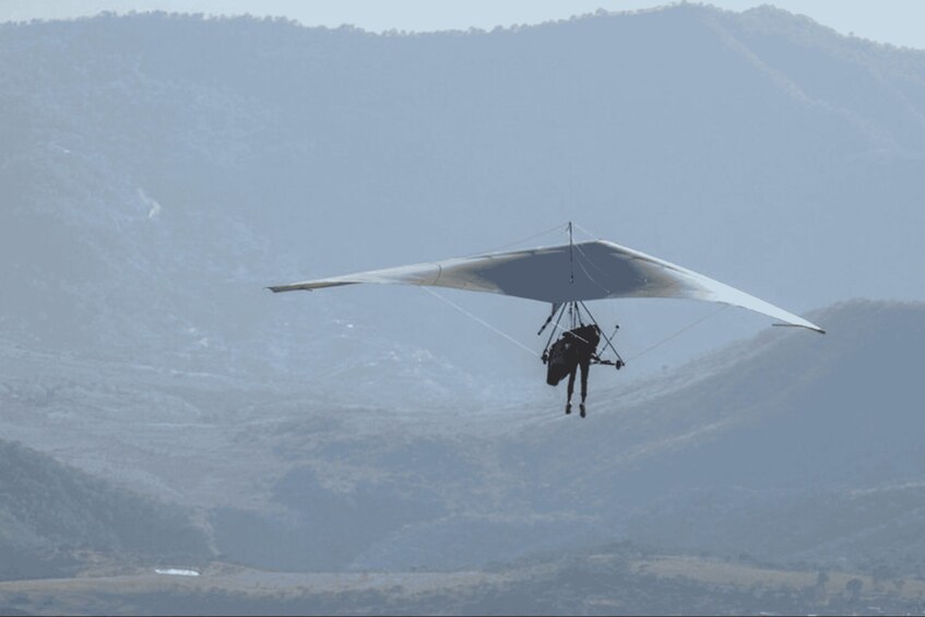 Picture 1 for Activity Valle de Bravo: Hang gliding 4
