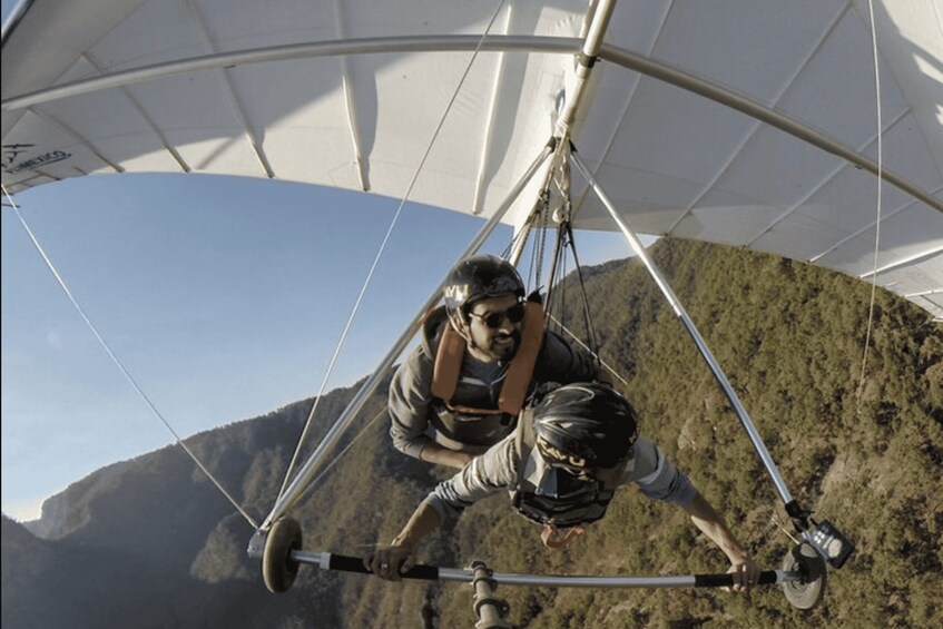 Picture 2 for Activity Valle de Bravo: Hang gliding 3