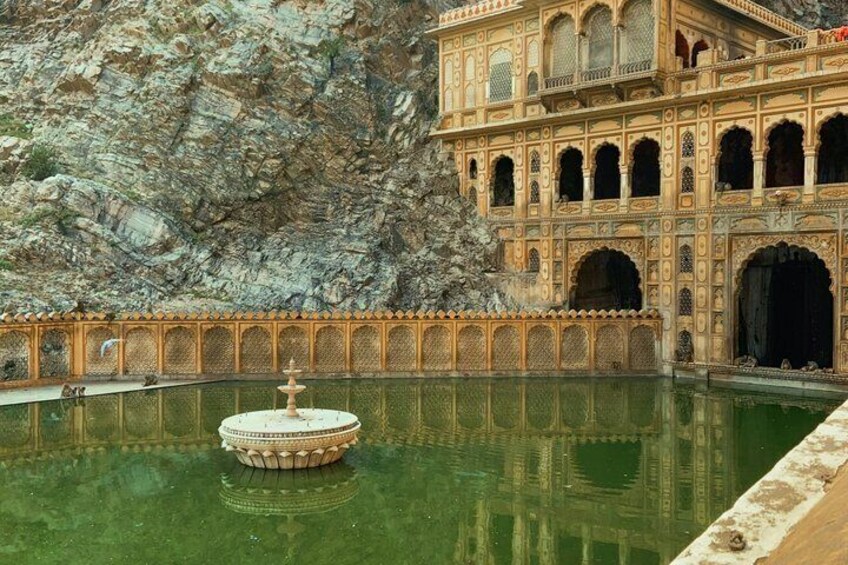 Jaipur: Private City Tour with Food, Shopping & Top Attractions 5