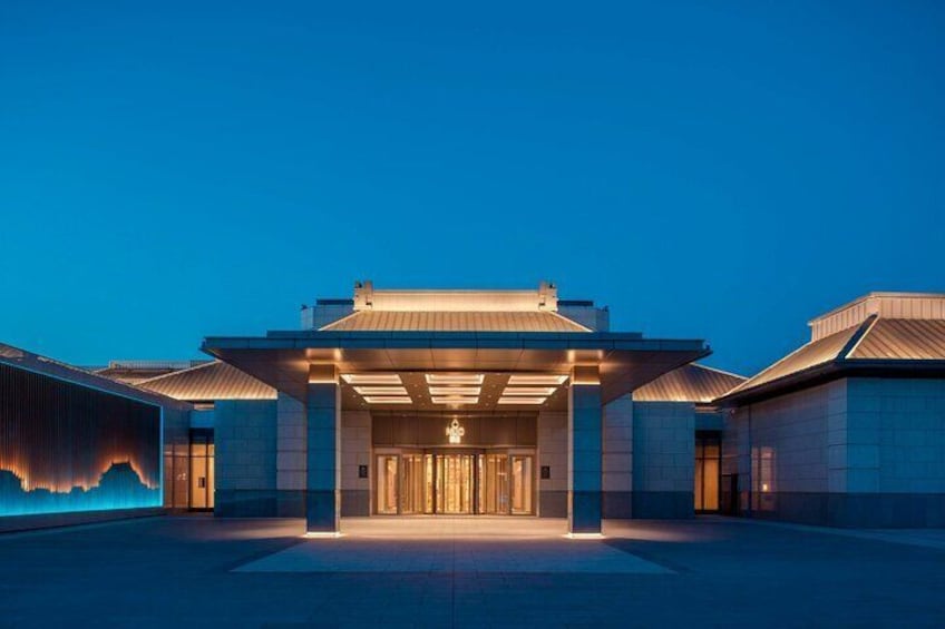 Situated at the heart of Universal Beijing Resort with just a short 5-minute walk to the park entrance 2