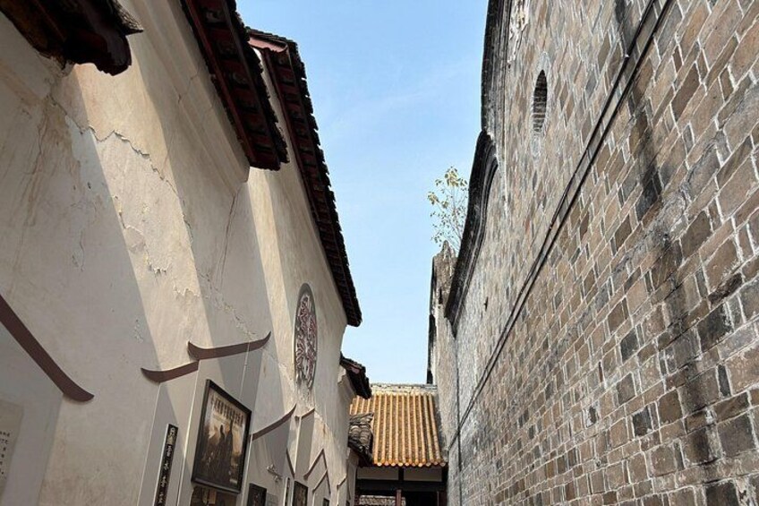 All-Inclusive Private Panda & Hidden Ancient Town Tour 4