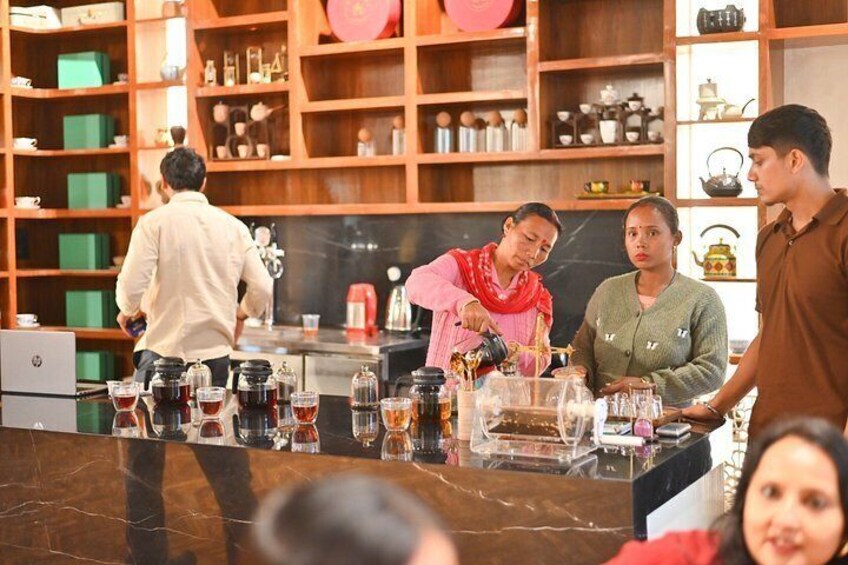 What's our Signature? Blending the Amchong tea with Harmony to touch your every taste buds and refeshen you up!! 2