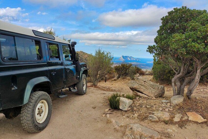 Explore the Scenic Jeep Tour from San Teodoro to Rio Pitrisconi 1