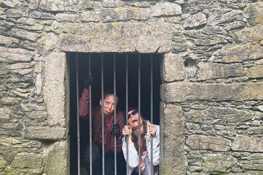 Help! They are trapped in the castle! 2