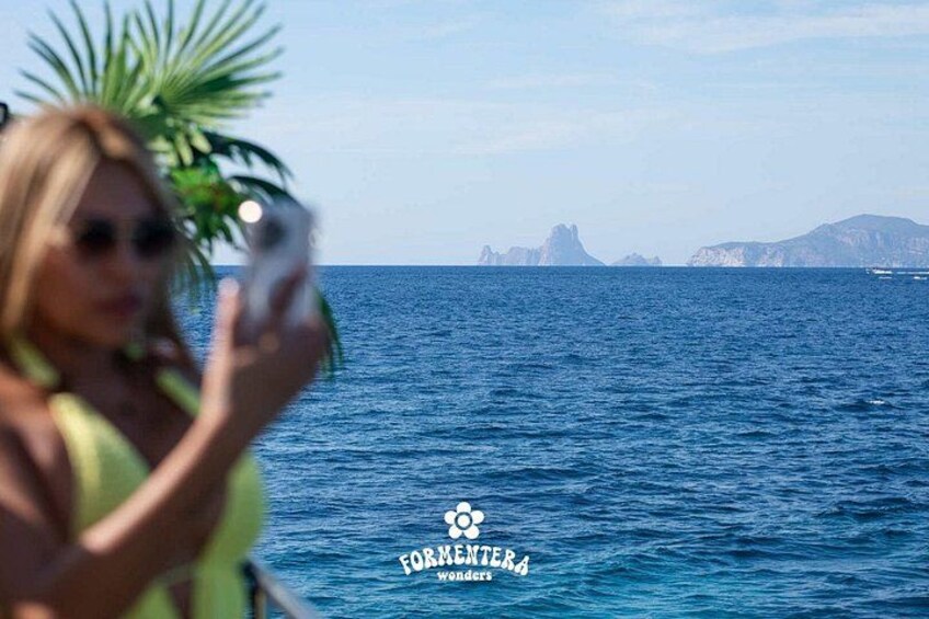 Ibiza: Formentera Boat Trip with Open Bar, Paella & Sunset Party 5
