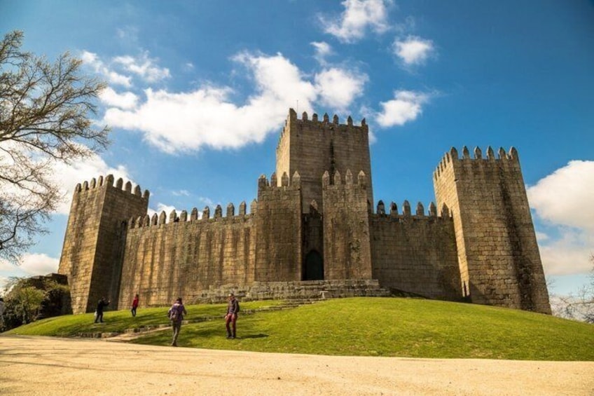 From Porto: Viana do Castelo Braga and Guimarães Day Tour 3