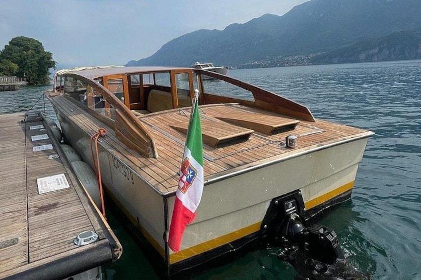 Exclusive Lake Como Boat Tour Iconic Villas, Wine & Photo Stops 3