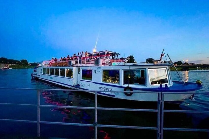 Krakow: One Hour Evening or Night Boat Trip 3