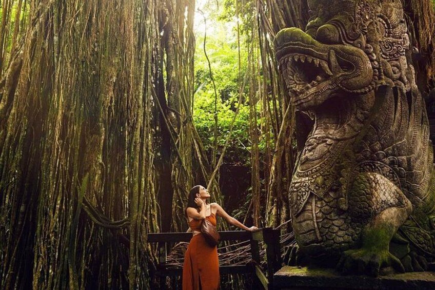 Capturing magic with the ancient dragon statue in Ubud's Sacred Monkey Forest 4