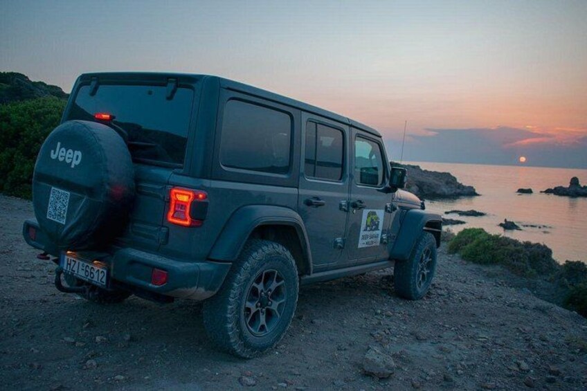 Milos Jeep Sunset Adventure: Off-Road & Hidden Hilltop Gems 1