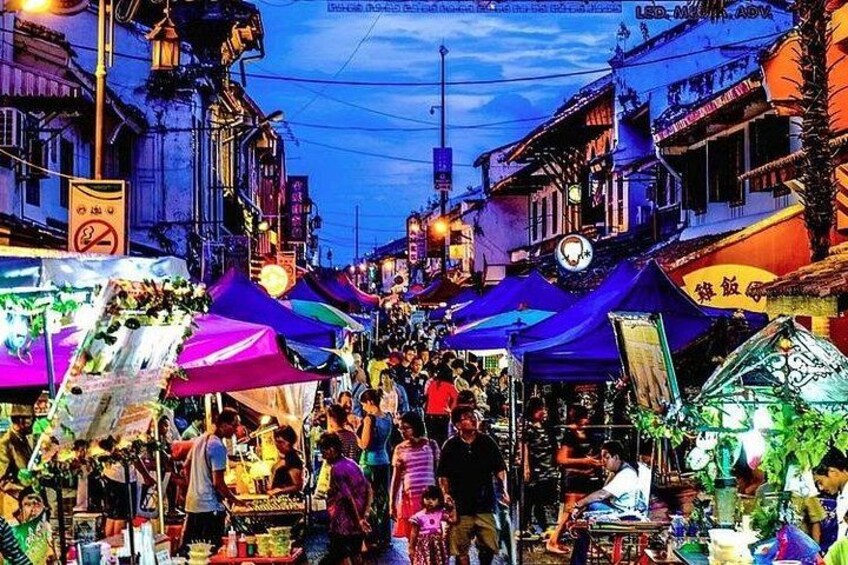 "Malacca After Dark: A Nighttime Adventure Through History" 2