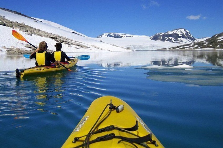 Glacier Hiking and kayaking Tour on Stygge 5