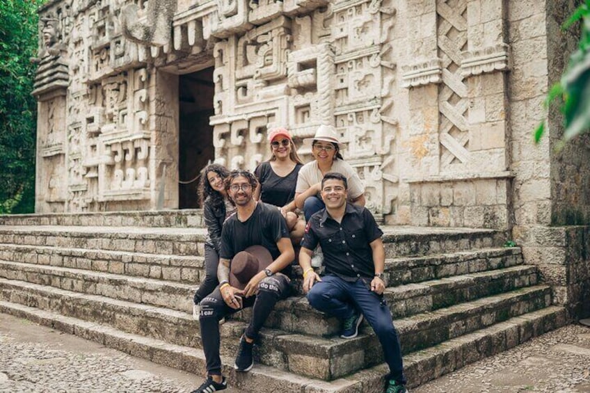 Anthropology Museum, Chapultepec Castle & Cable Car Tour 4