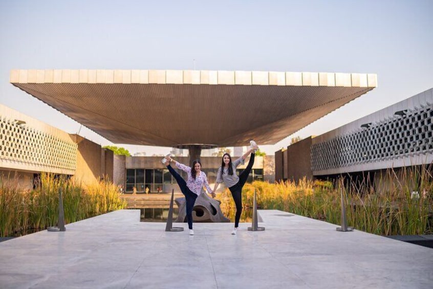 Anthropology Museum, Chapultepec Castle & Cable Car Tour 3