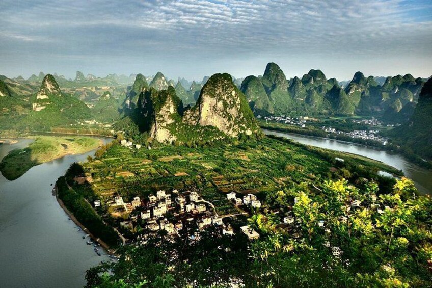 1-Day Guilin Tour to Reed Flute Cave, Bamboo Boat and Night Show 5
