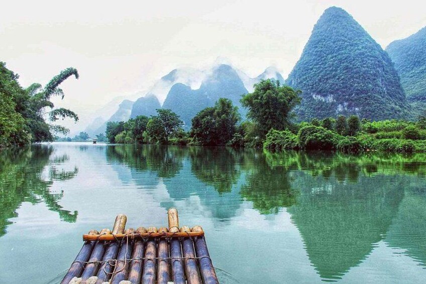 1-Day Guilin Tour to Reed Flute Cave, Bamboo Boat and Night Show 2