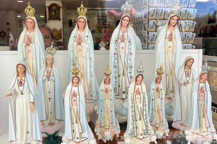 Lisbon Small Group Guided Day Tour to Fatima Nazare and Obidos 5