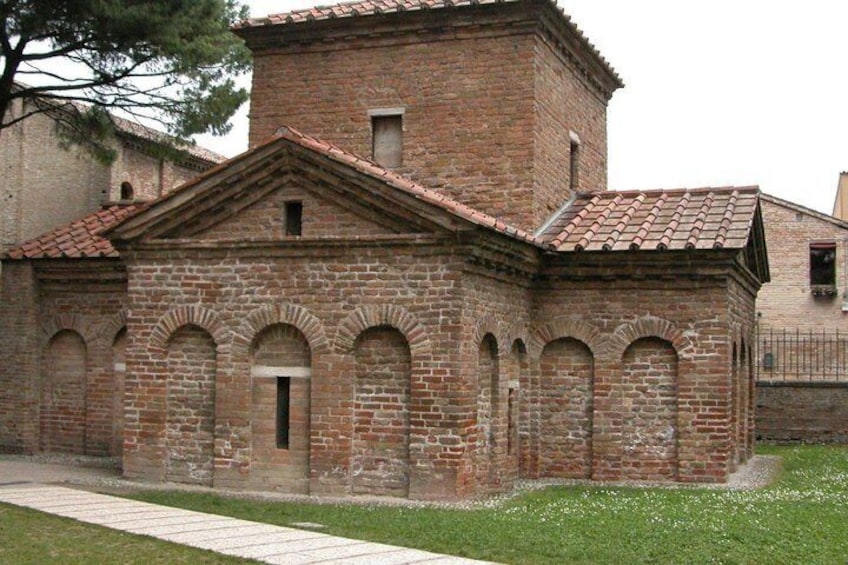 Ravenna Scavenger Hunt & Highlights Self-Guided Walking Tour 2